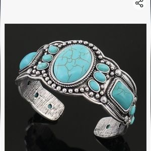 Beautiful    turquoise  qnd ser bracelet